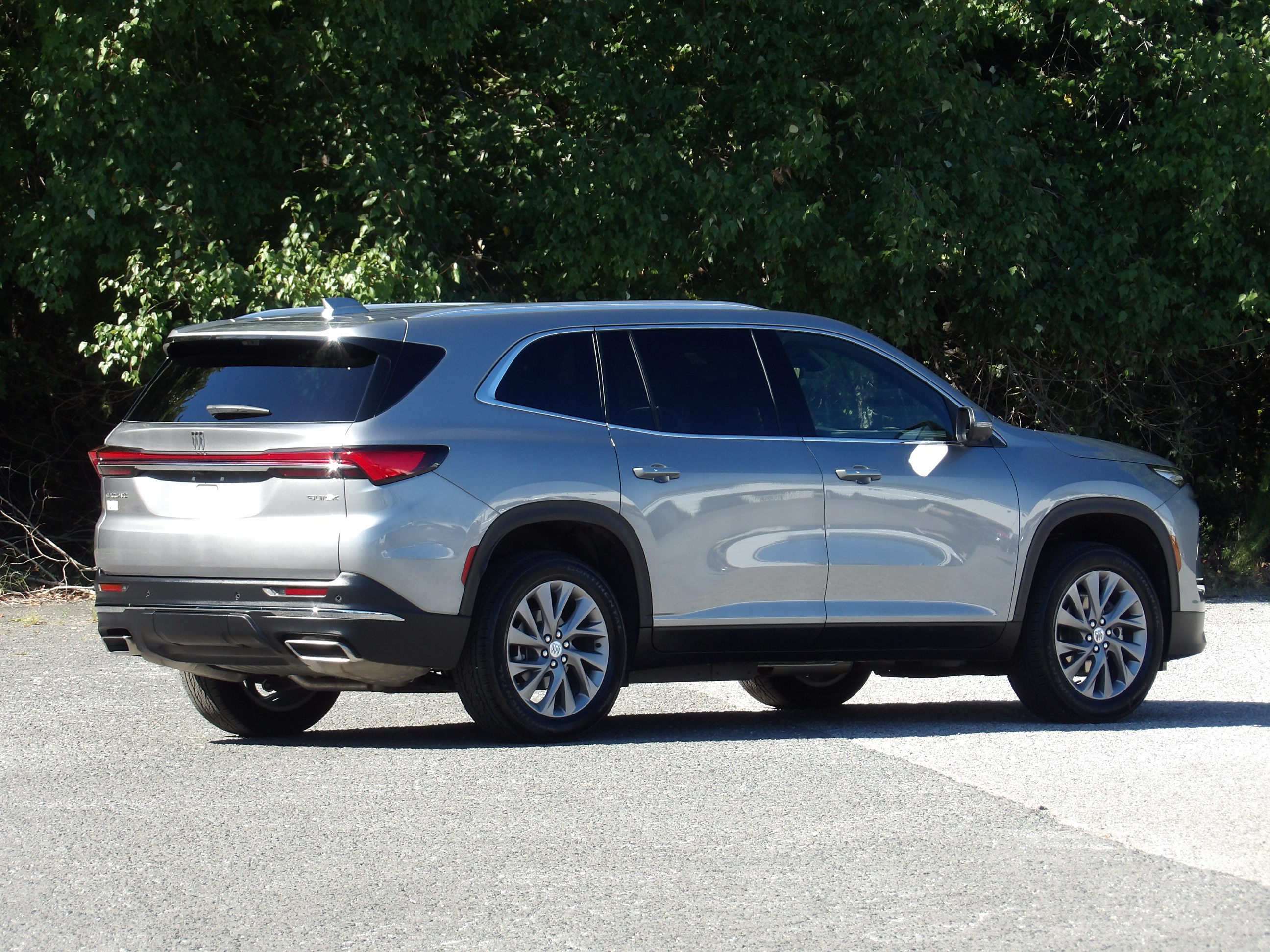 Used 2026 Buick Enclave FWD Preferred image 7