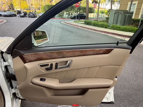 Used 2010 Mercedes-Benz E 350 image 11