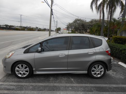 Used 2009 Honda Fit Sport image 2