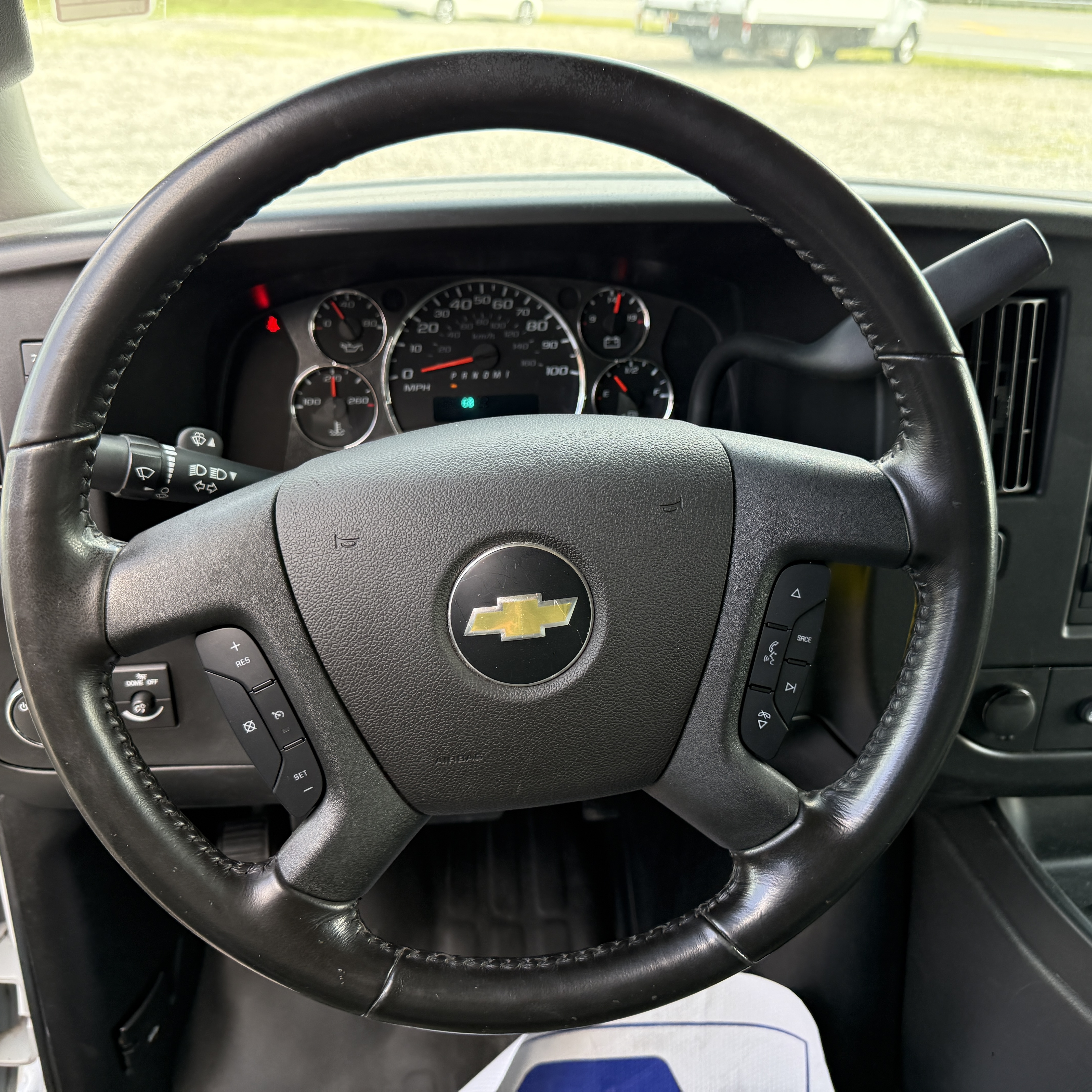 Used 2020 Chevrolet Express 3500 UNAVAIL RWD image 17