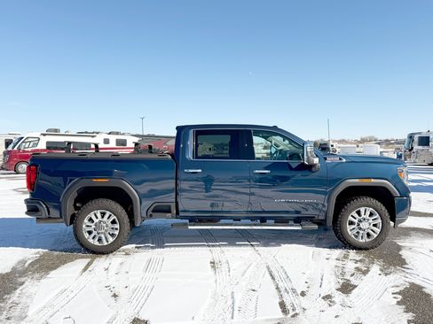 Used 2020 GMC Sierra 3500 Denali image 3