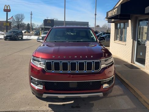Used 2024 Jeep Wagoneer Series II image 3