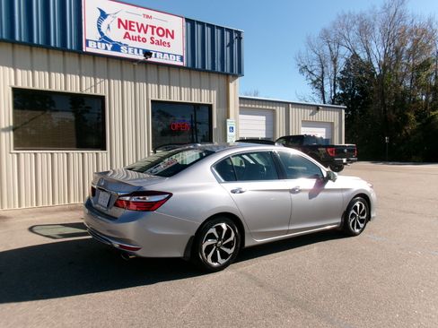 Used 2017 Honda Accord EX-L image 1