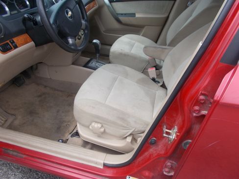 Used 2007 Chevrolet Aveo LT Sedan FWD image 7