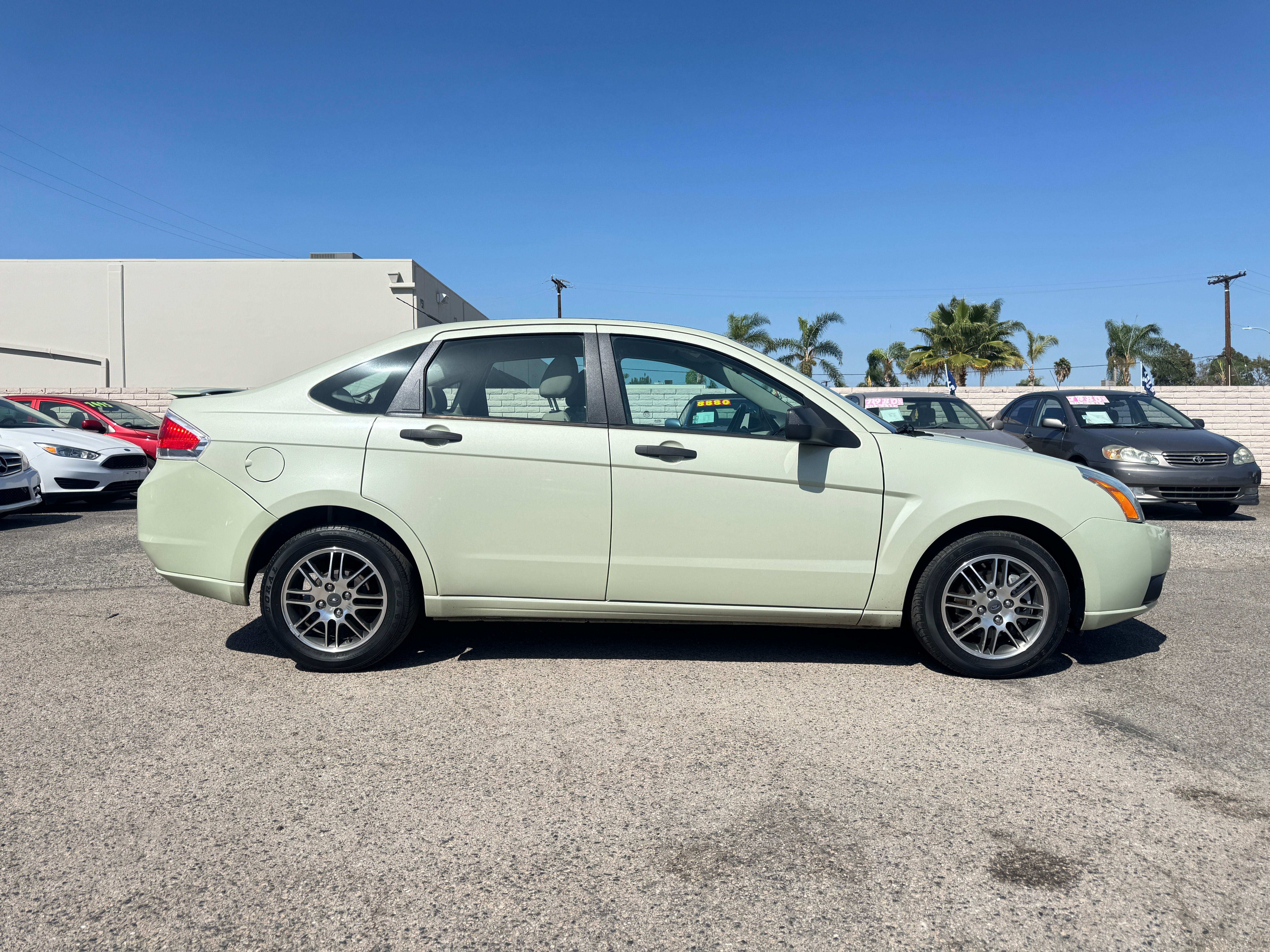Used 2010 Ford Focus SE Sedan FWD image 10
