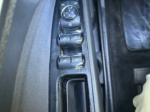 Used 2013 Ford Fusion SE FWD image 21