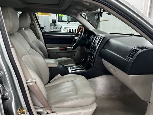 Used 2005 Chrysler 300 C image 15