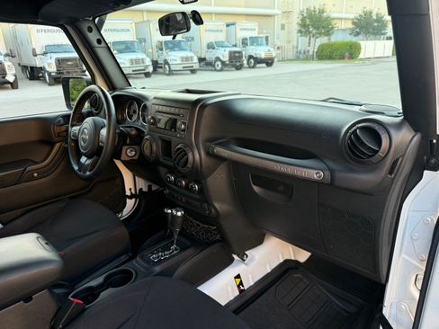 Used 2015 Jeep Wrangler Sport AWD/4WD image 16
