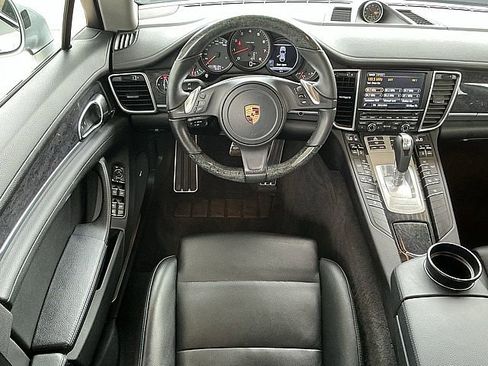 Used 2016 Porsche Panamera 4 Platinum Edition image 15