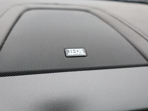 Used 2015 Lincoln MKS Elite image 34