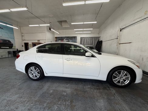 Used 2013 INFINITI G37 Sedan RWD image 3