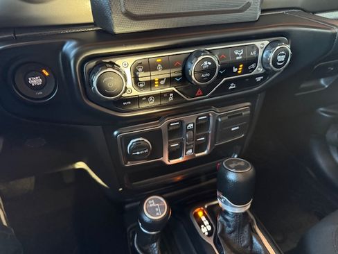 Used 2022 Jeep Wrangler Unlimited Willys image 13