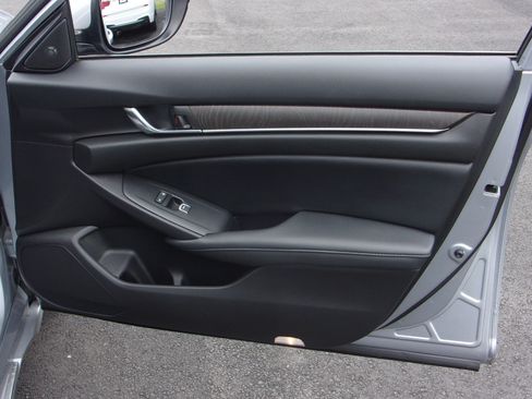 Used 2022 Honda Accord EX-L image 31