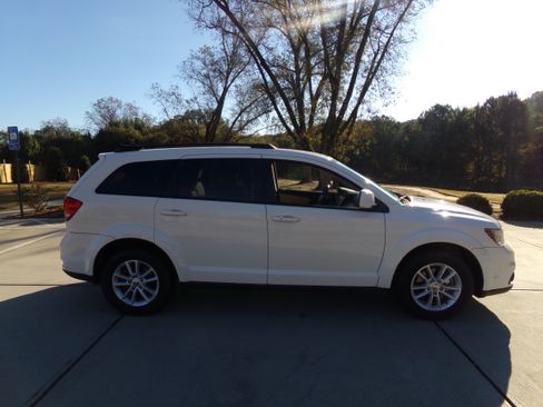 Used 2014 Dodge Journey SXT image 6