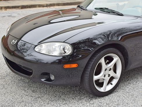 Used 2001 MAZDA MX-5 Miata LS image 9