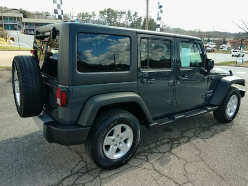 Used 2017 Jeep Wrangler Unlimited Sport S image 4