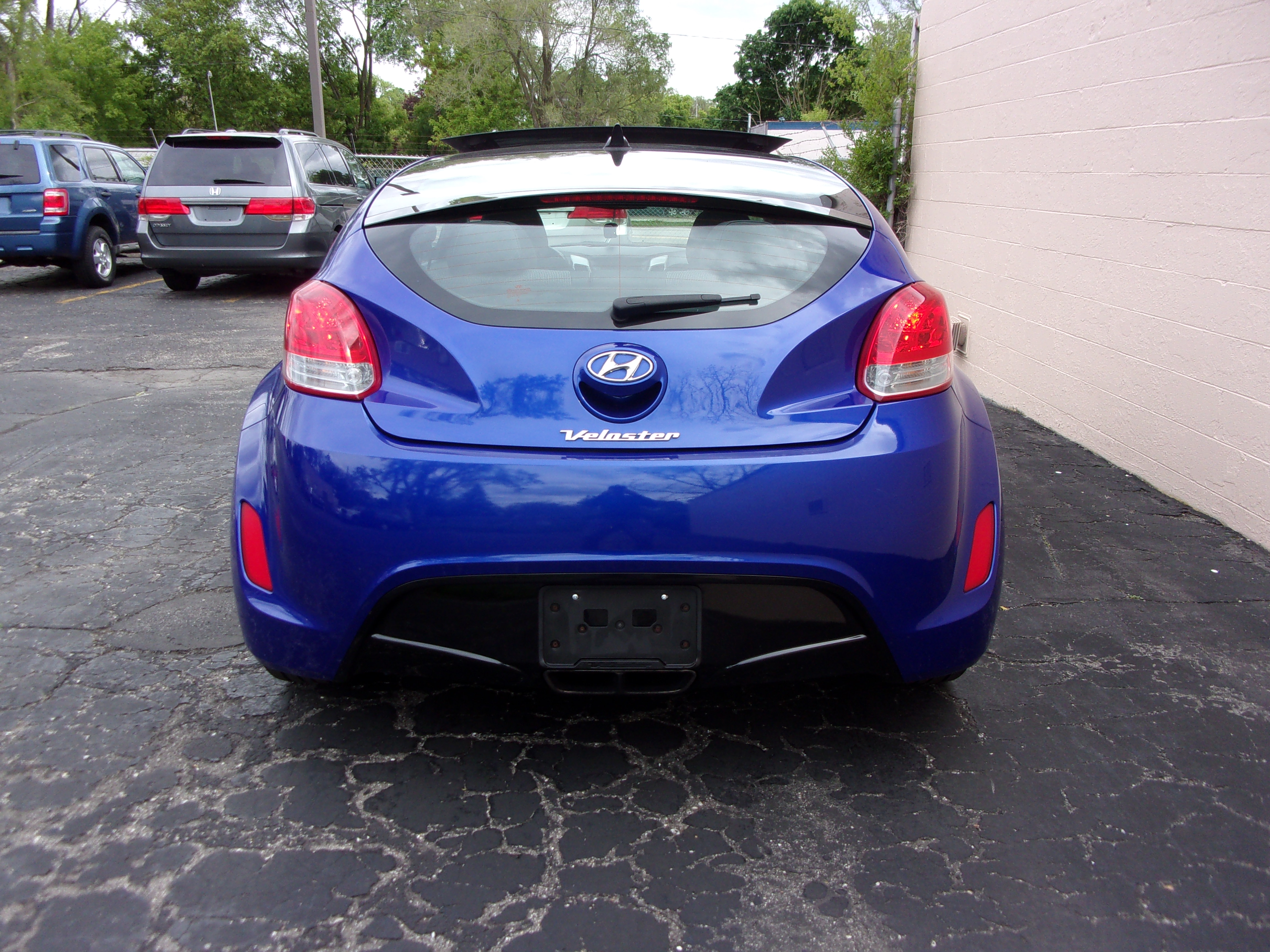 Used 2013 Hyundai Veloster w/ Style Package FWD image 5