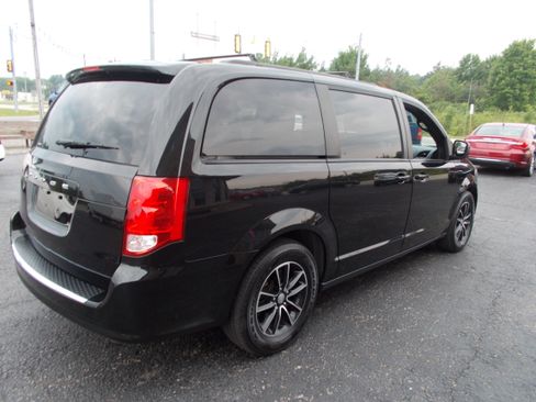 Used 2018 Dodge Grand Caravan GT FWD image 5