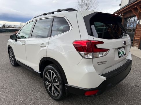 Used 2021 Subaru Forester Limited image 3