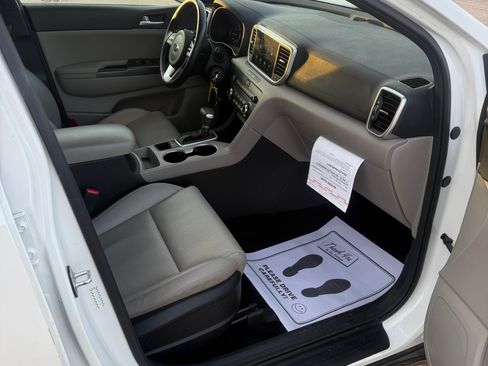 Used 2021 Kia Sportage S image 17