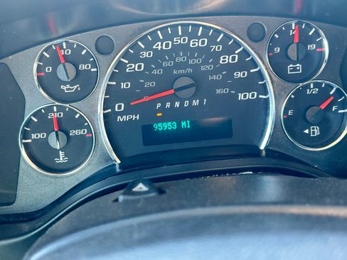 Used 2013 Chevrolet Express 2500 image 11