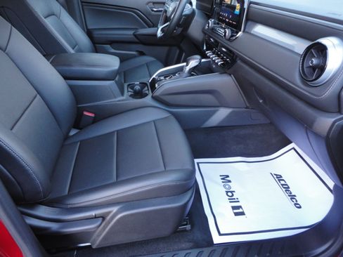 Used 2023 Chevrolet Colorado LT image 24
