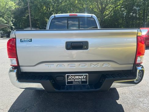 Used 2017 Toyota Tacoma 2WD Access Cab image 4
