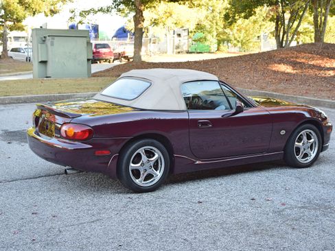 Used 2000 MAZDA MX-5 Miata Special Edition image 11
