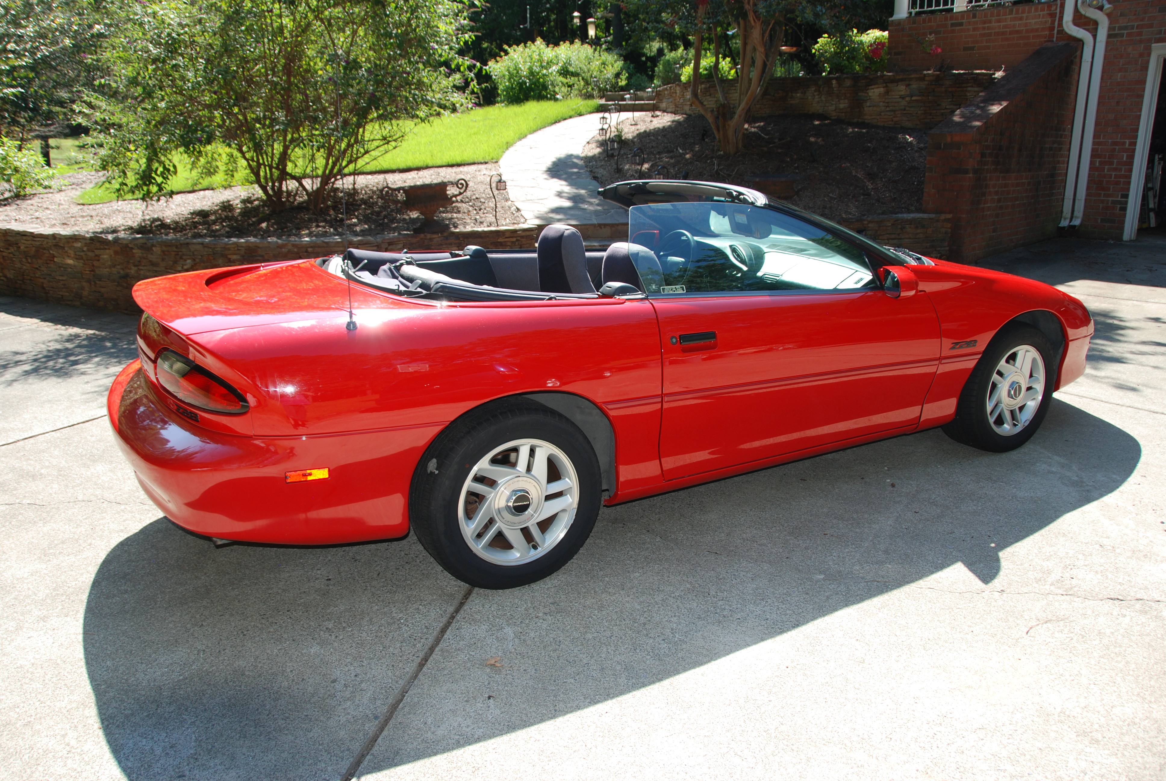 Used 1995 Chevrolet Camaro Z28 Convertible RWD image 3