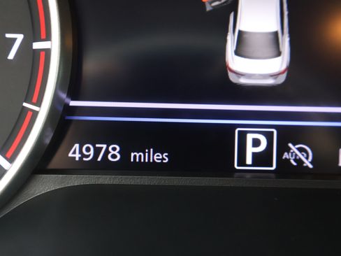 Used 2024 Nissan Sentra SV image 25