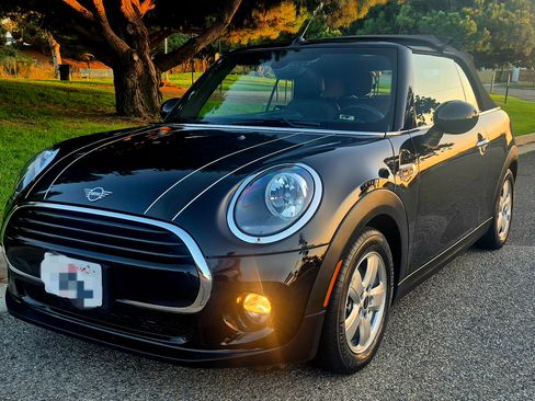 Used 2019 MINI Cooper image 2