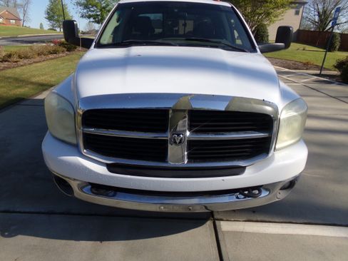 Used 2007 Dodge Ram 3500 Truck SLT image 8