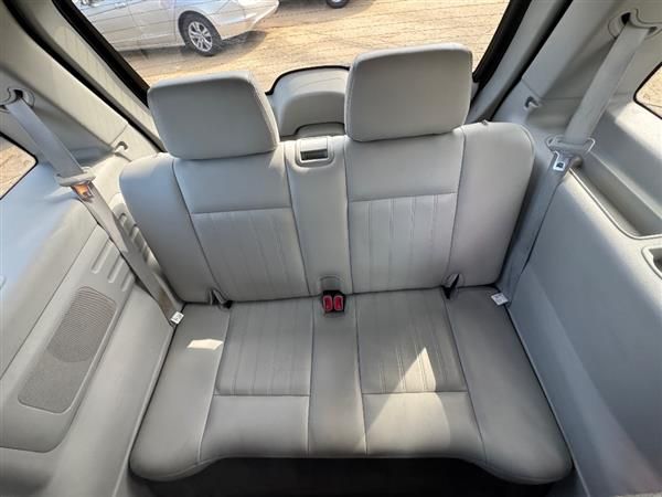 Used 2005 Lincoln Aviator Luxury RWD image 10