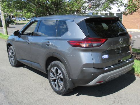Used 2021 Nissan Rogue SV image 6