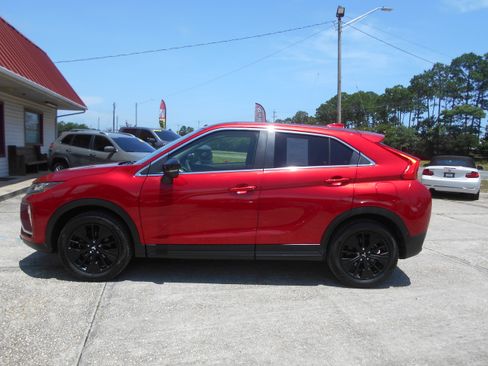Used 2020 Mitsubishi Eclipse Cross FWD LE image 4