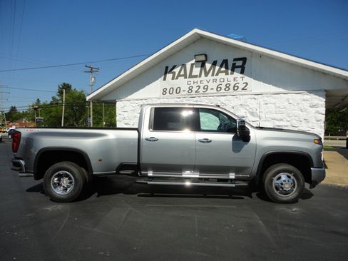 New 2026 Chevrolet Silverado 3500 4x4 Crew Cab LTZ image 2