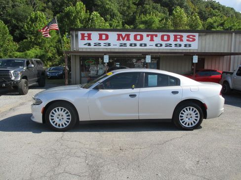 Used 2016 Dodge Charger SE image 1