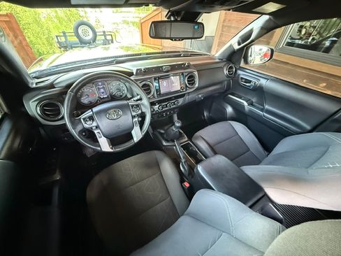Used 2018 Toyota Tacoma 4x4 Double Cab image 18