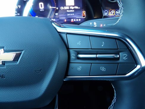 New 2026 Chevrolet Equinox EV LT image 33