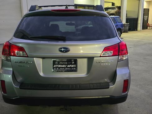Used 2011 Subaru Outback 2.5i Limited image 39