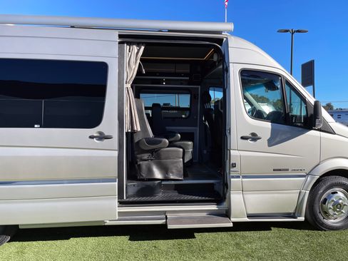 Used 2014 Mercedes-Benz Sprinter 4500 image 6