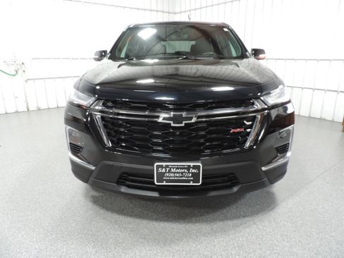 Used 2023 Chevrolet Traverse RS image 5