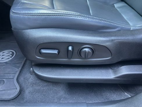 Used 2018 Buick Enclave FWD Premium image 22