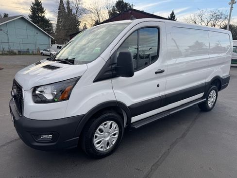 Used 2024 Ford Transit 250 image 5