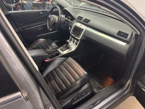 Used 2006 Volkswagen Passat VR6 AWD/4WD image 14