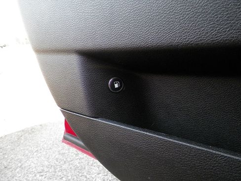 Used 2016 Dodge Charger SE image 15