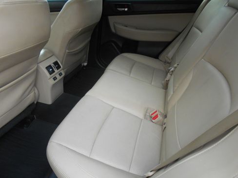 Used 2016 Subaru Outback 3.6R Limited image 8