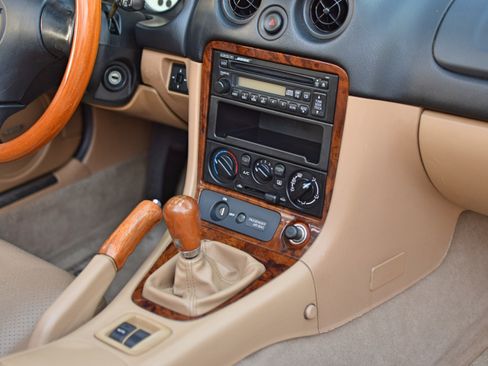 Used 2001 MAZDA MX-5 Miata Special Edition image 30