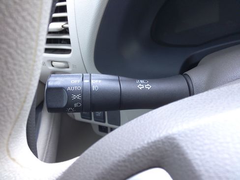 Used 2011 Nissan Leaf SL image 29