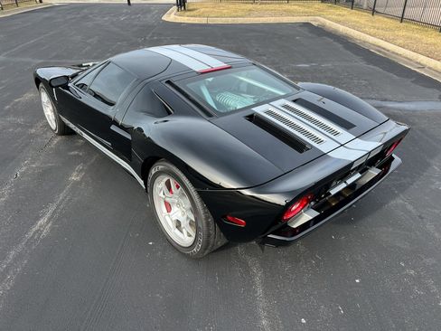 Used 2005 Ford GT image 5